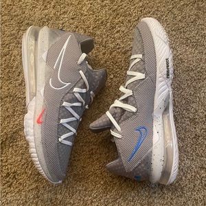 Lebron 17 Low “Particle Grey”